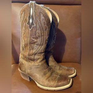 Women’s Justin Boots Model